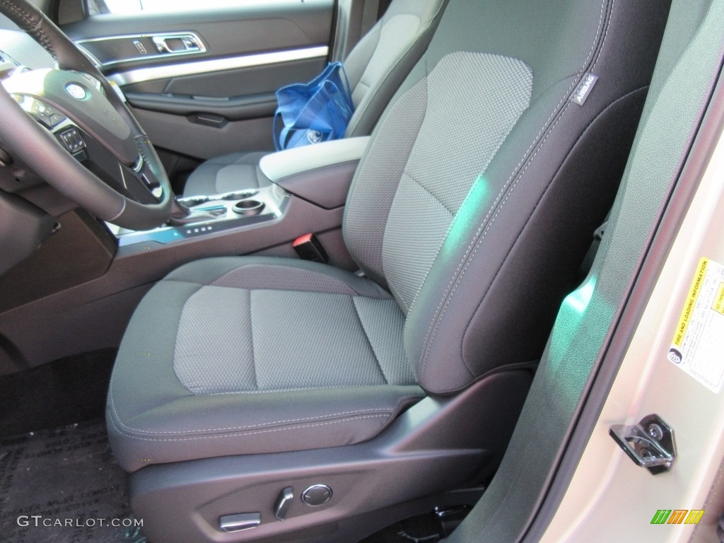 2017 Explorer XLT - White Gold / Ebony Black photo #21
