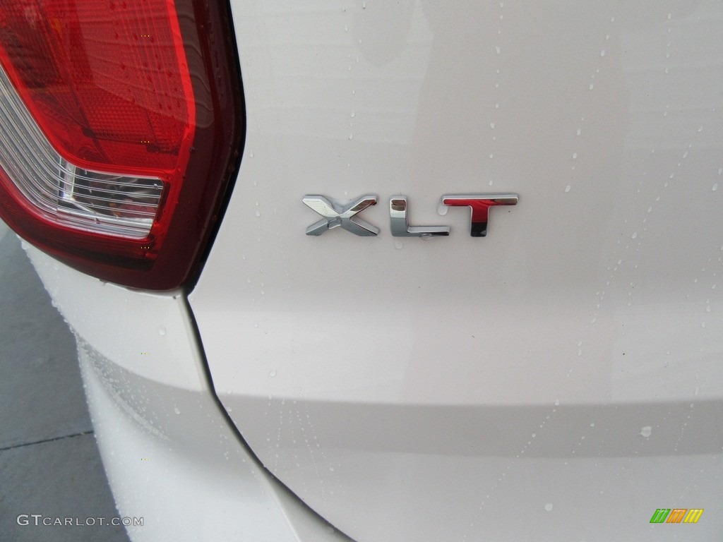 2017 Explorer XLT - White Platinum / Ebony Black photo #13