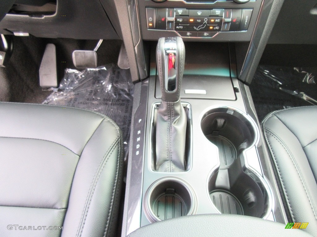 2017 Explorer XLT - White Platinum / Ebony Black photo #29