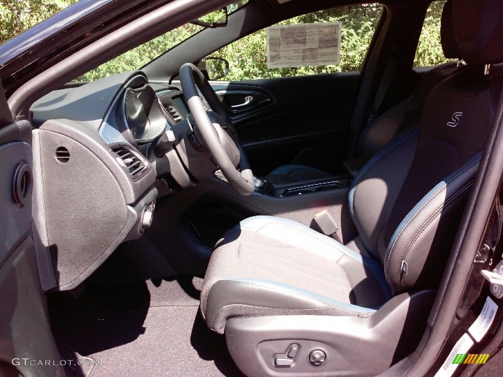 Black Interior 2017 Chrysler 200 S Photo #115862434