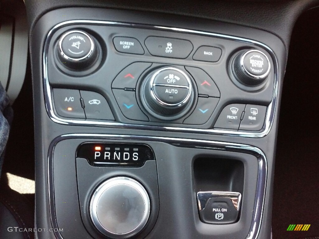 2017 Chrysler 200 S Controls Photos