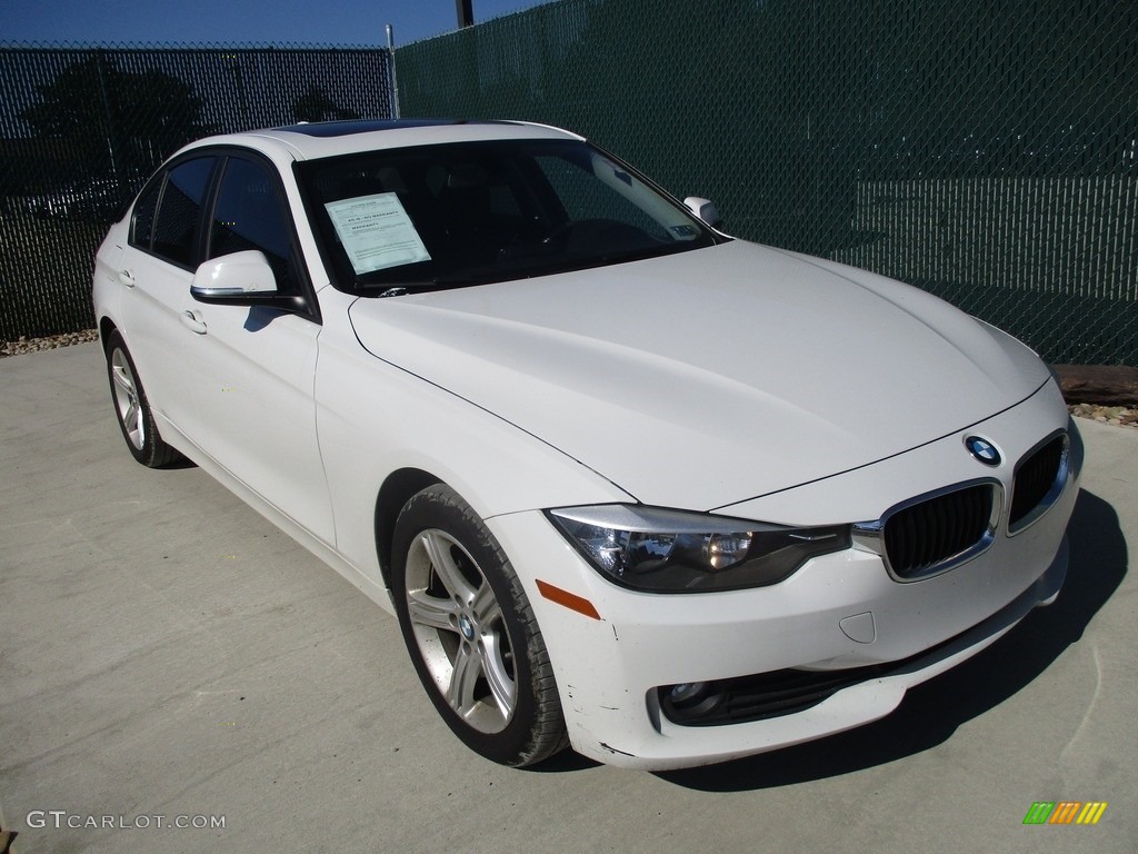 2014 3 Series 320i xDrive Sedan - Alpine White / Black photo #5