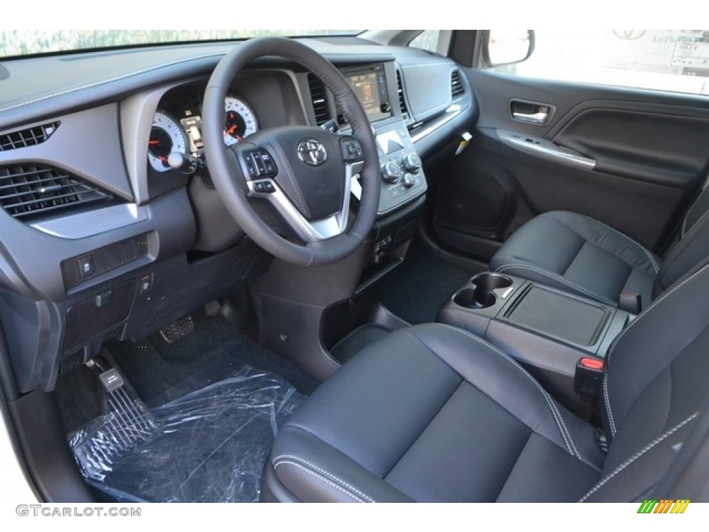 Black Interior 2017 Toyota Sienna SE Photo #115873437