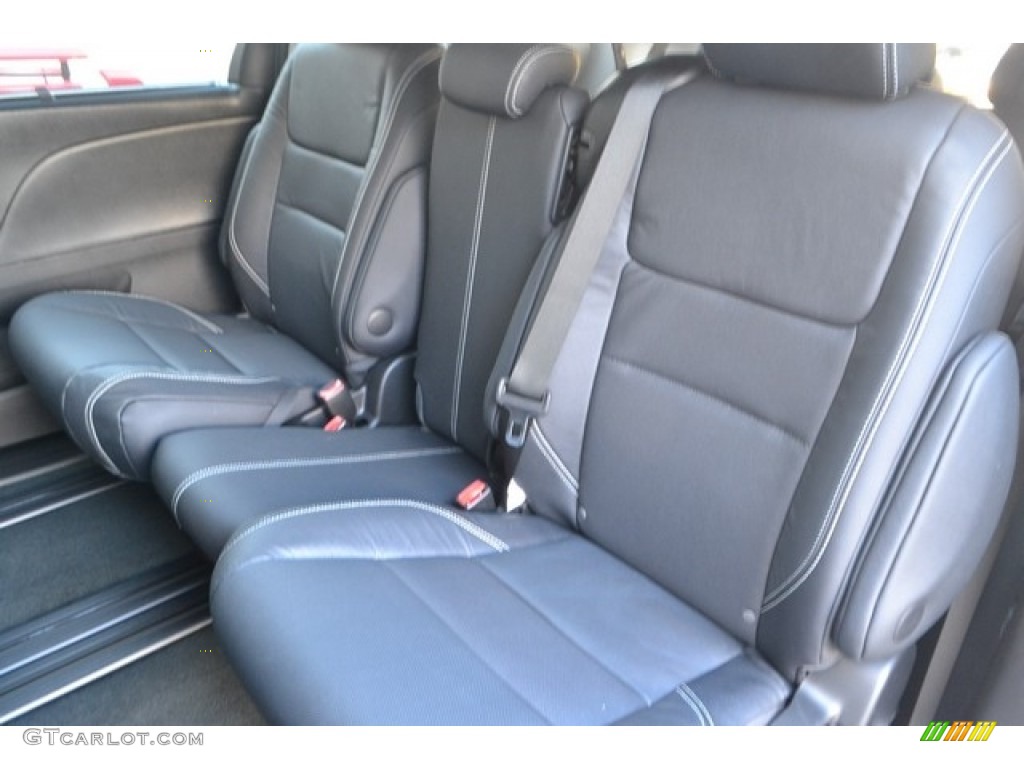 Black Interior 2017 Toyota Sienna SE Photo #115873482