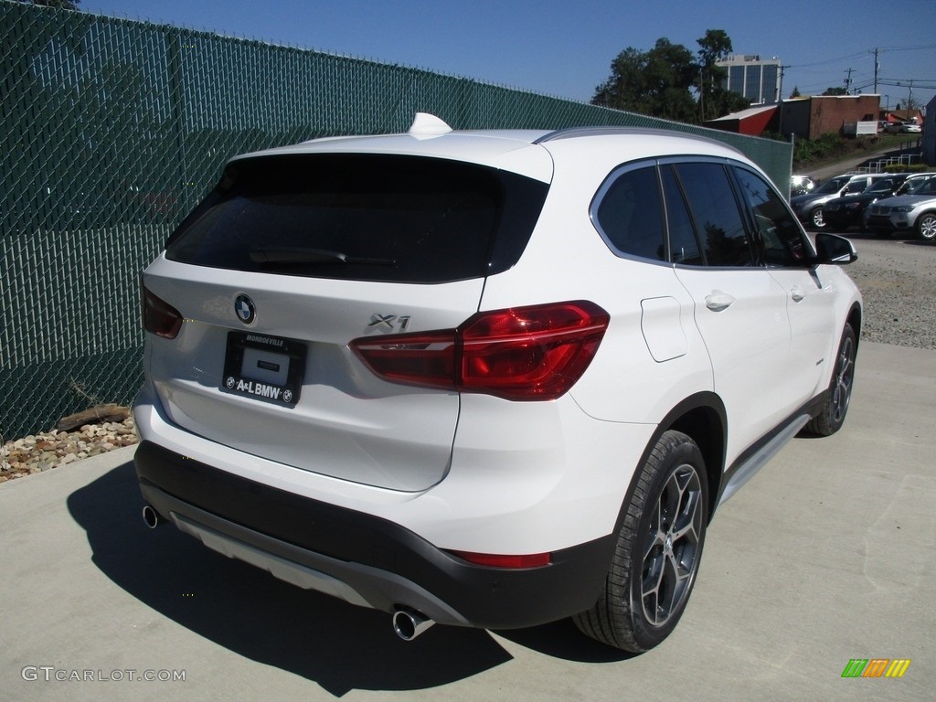 2017 X1 xDrive28i - Alpine White / Canberra Beige photo #4