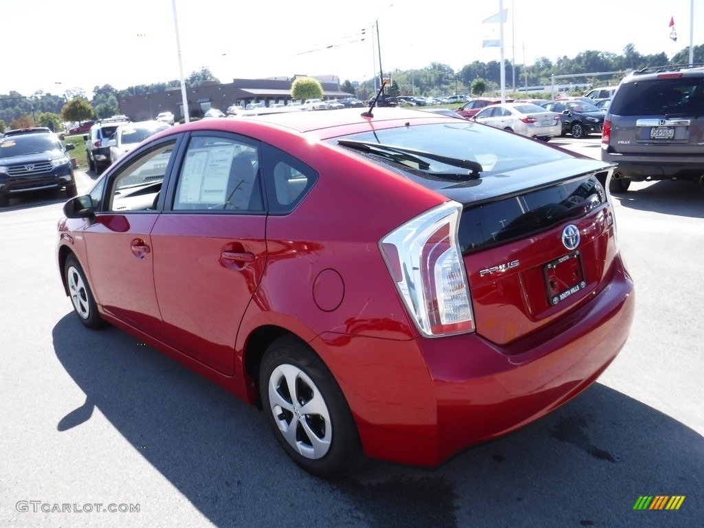 2015 Prius Two Hybrid - Barcelona Red Metallic / Bisque photo #7