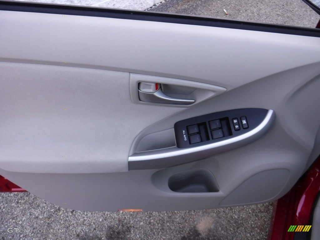 2015 Prius Two Hybrid - Barcelona Red Metallic / Bisque photo #12