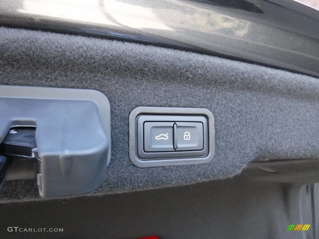 2017 Audi S8 plus 4.0T quattro Controls Photo #115882524