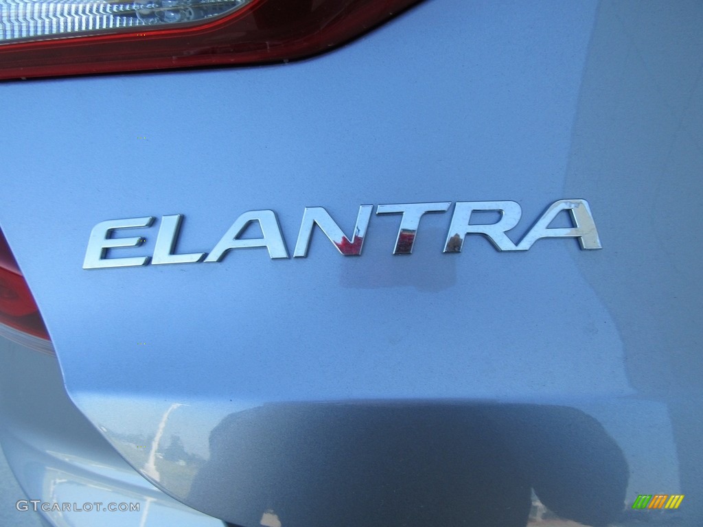 2017 Elantra Limited - Gray / Black photo #14