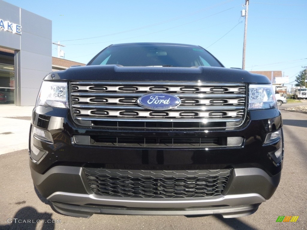 2017 Explorer XLT 4WD - Shadow Black / Ebony Black photo #2