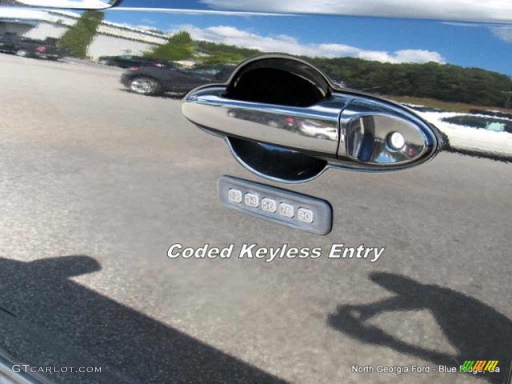 2011 Escape Limited V6 - Tuxedo Black Metallic / Charcoal Black photo #25