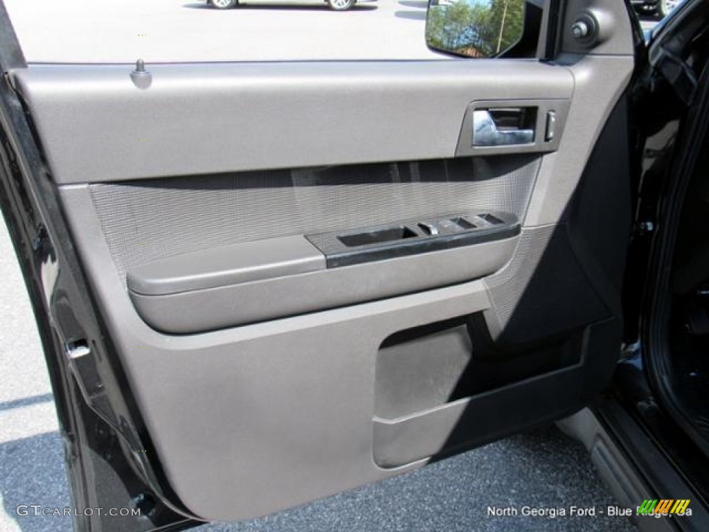 2011 Escape Limited V6 - Tuxedo Black Metallic / Charcoal Black photo #27