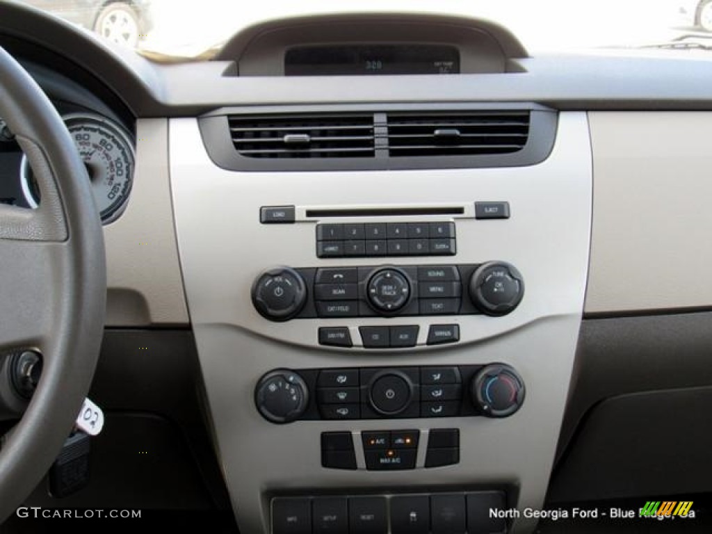 2011 Focus SE Sedan - Natural Neutral Metallic / Medium Stone photo #20