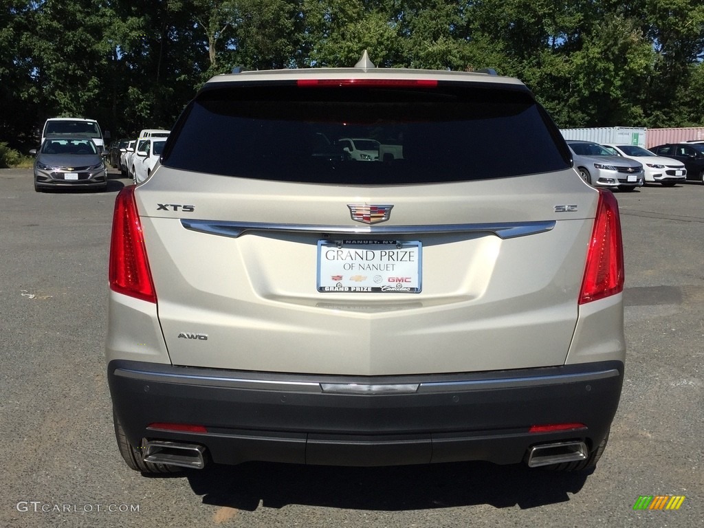 2017 XT5 Luxury AWD - Silver Coast Metallic / Sahara Beige photo #5