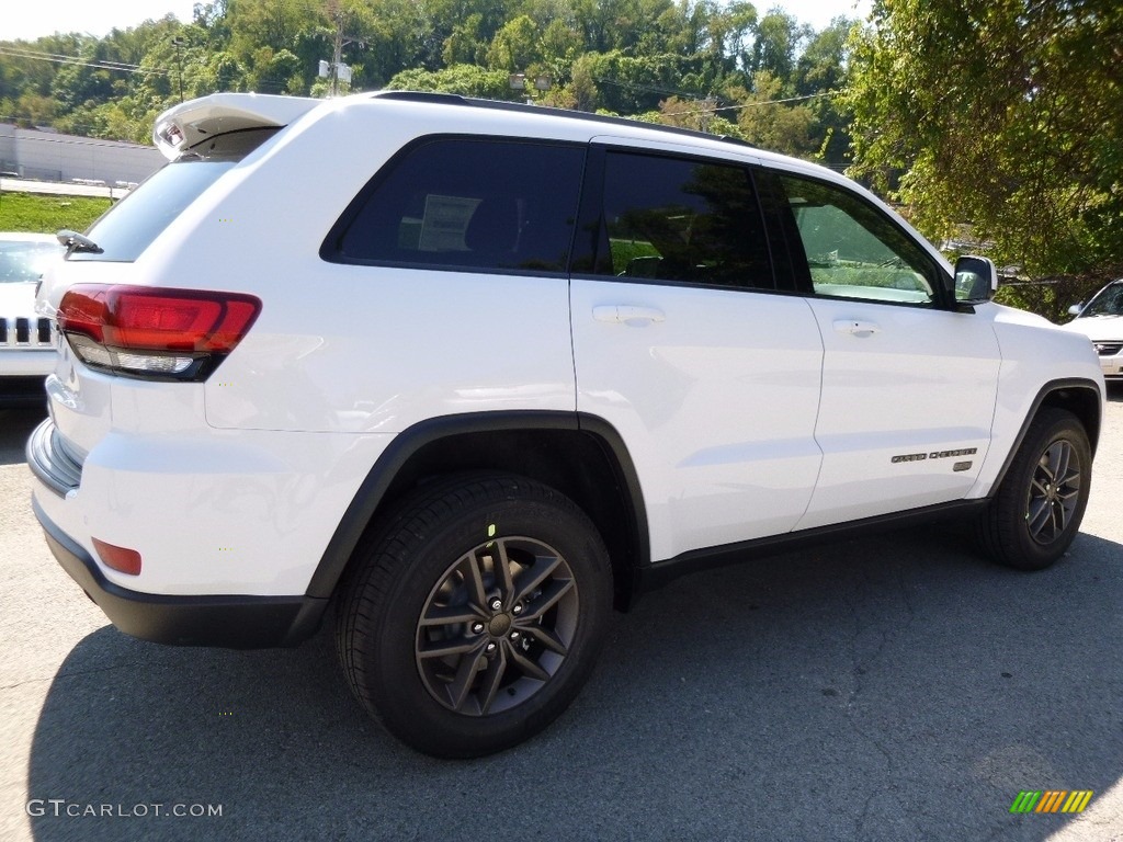 2017 Grand Cherokee 75th Annivesary Edition 4x4 - Bright White / Black photo #6