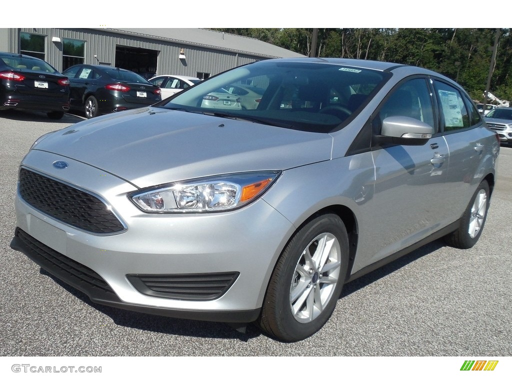 2016 Focus SE Sedan - Ingot Silver / Charcoal Black photo #1