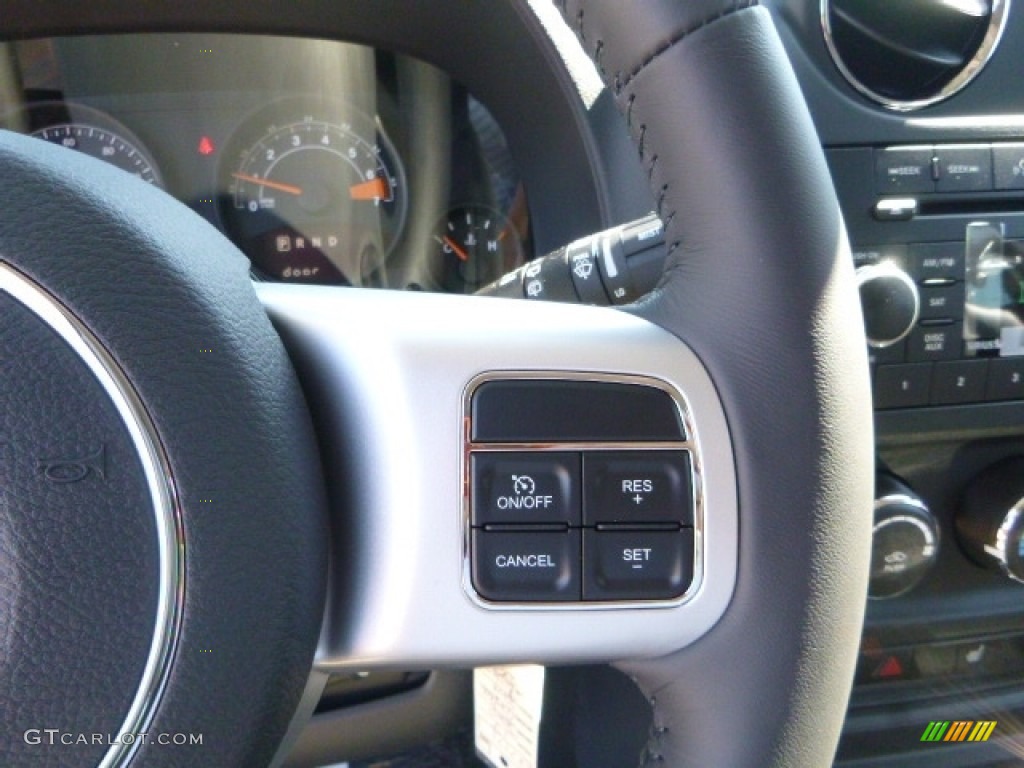 2017 Jeep Compass Sport SE 4x4 Controls Photo #115914359