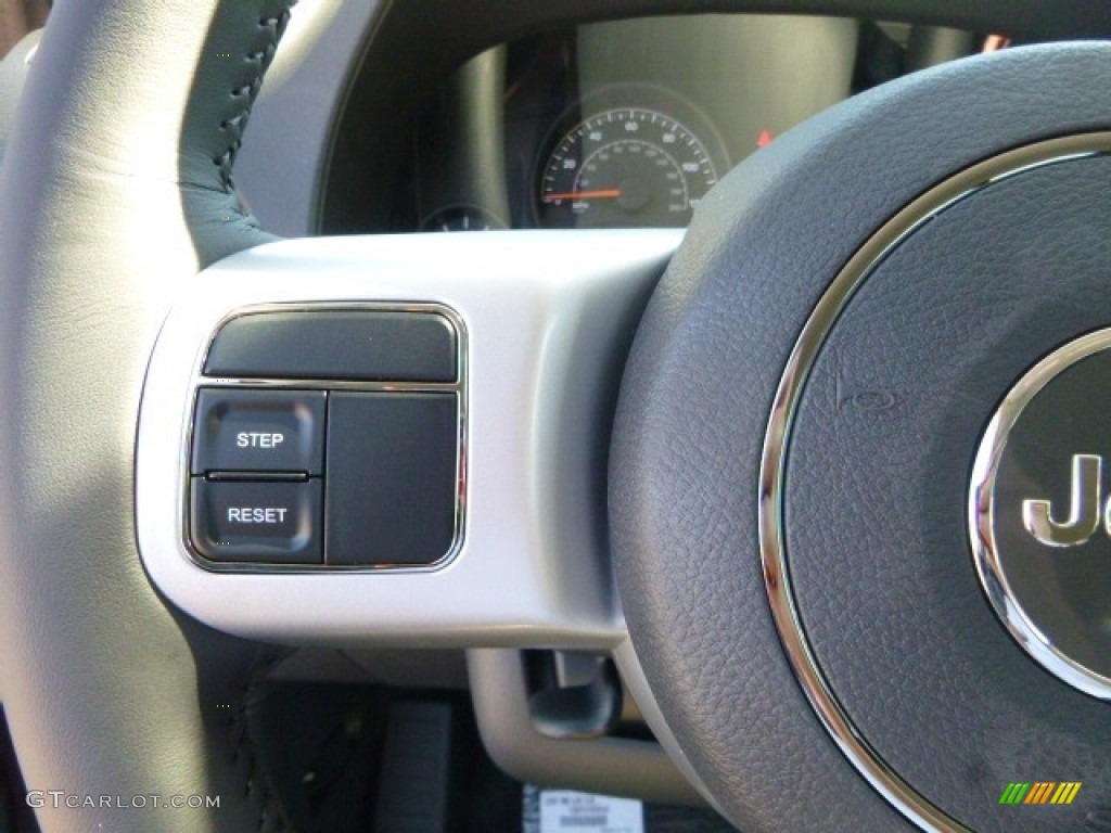 2017 Jeep Compass Sport SE 4x4 Controls Photo #115914380
