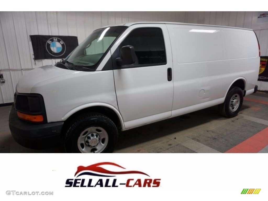 Summit White Chevrolet Express