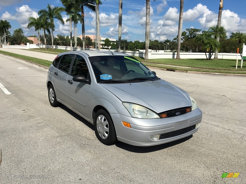 2002 Focus ZX5 Hatchback - CD Silver Metallic / Medium Graphite photo #7