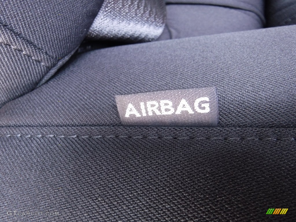 2017 Malibu LT - Iridescent Pearl Tricoat / Jet Black photo #19