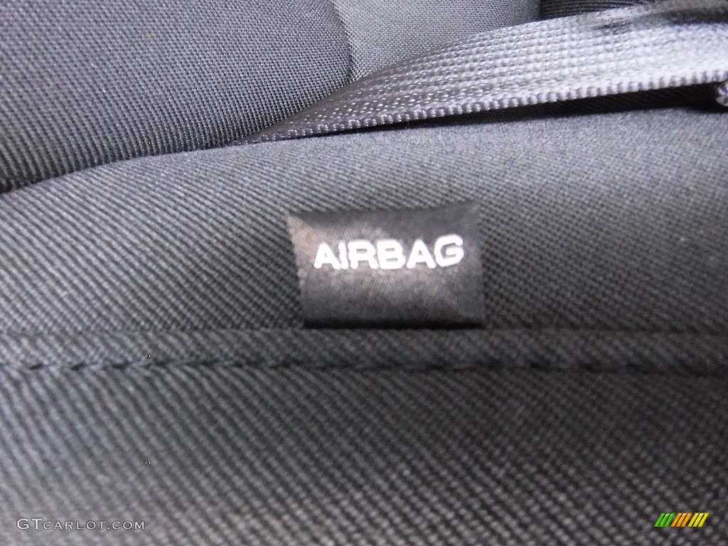 2017 Cruze LS - Mosaic Black Metallic / Jet Black photo #18