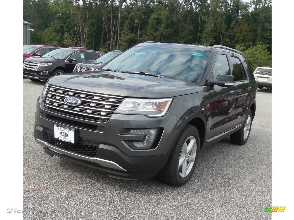 2017 Explorer XLT 4WD - Magnetic / Ebony Black photo #1