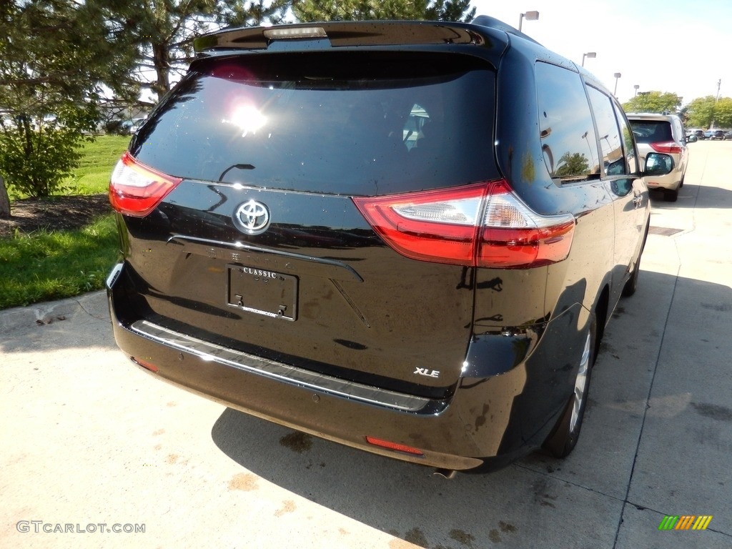 2017 Sienna XLE - Midnight Black Metallic / Ash photo #2