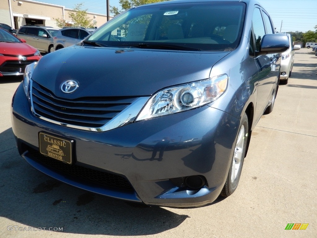 2017 Sienna LE - Shoreline Blue Pearl / Ash photo #1