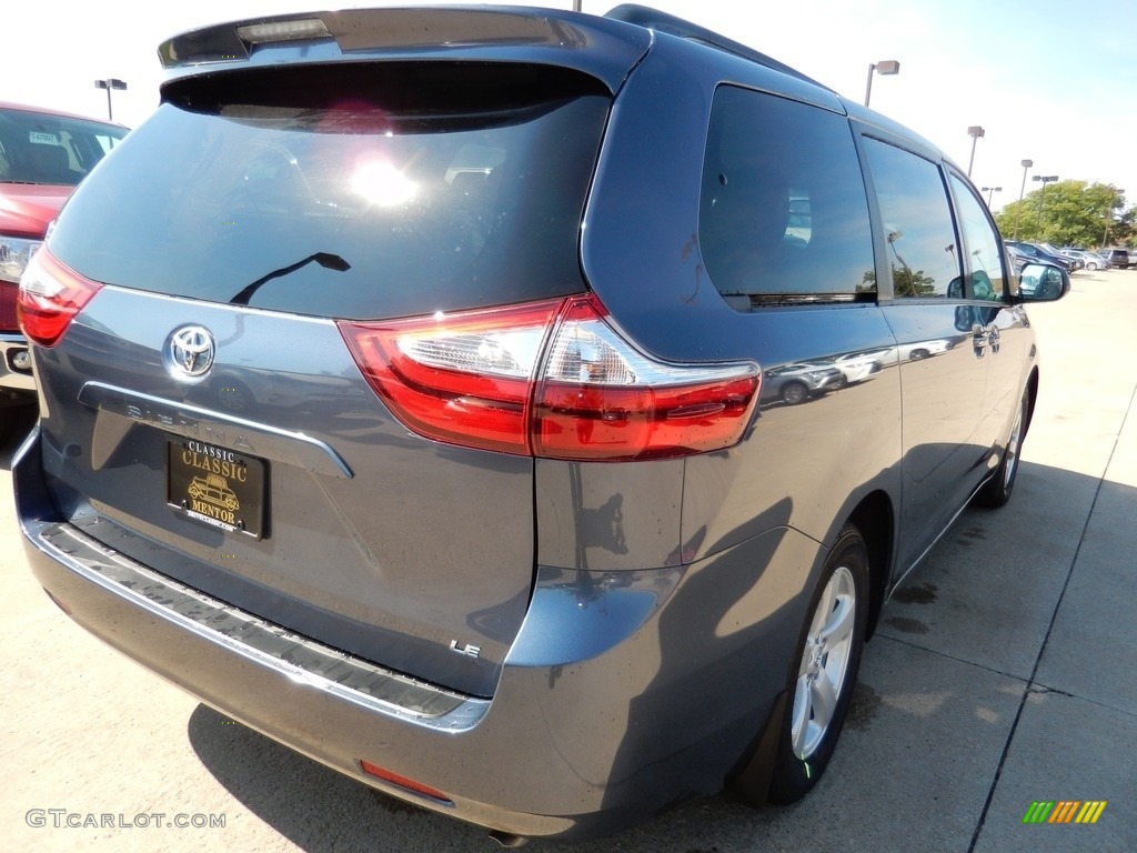 2017 Sienna LE - Shoreline Blue Pearl / Ash photo #2