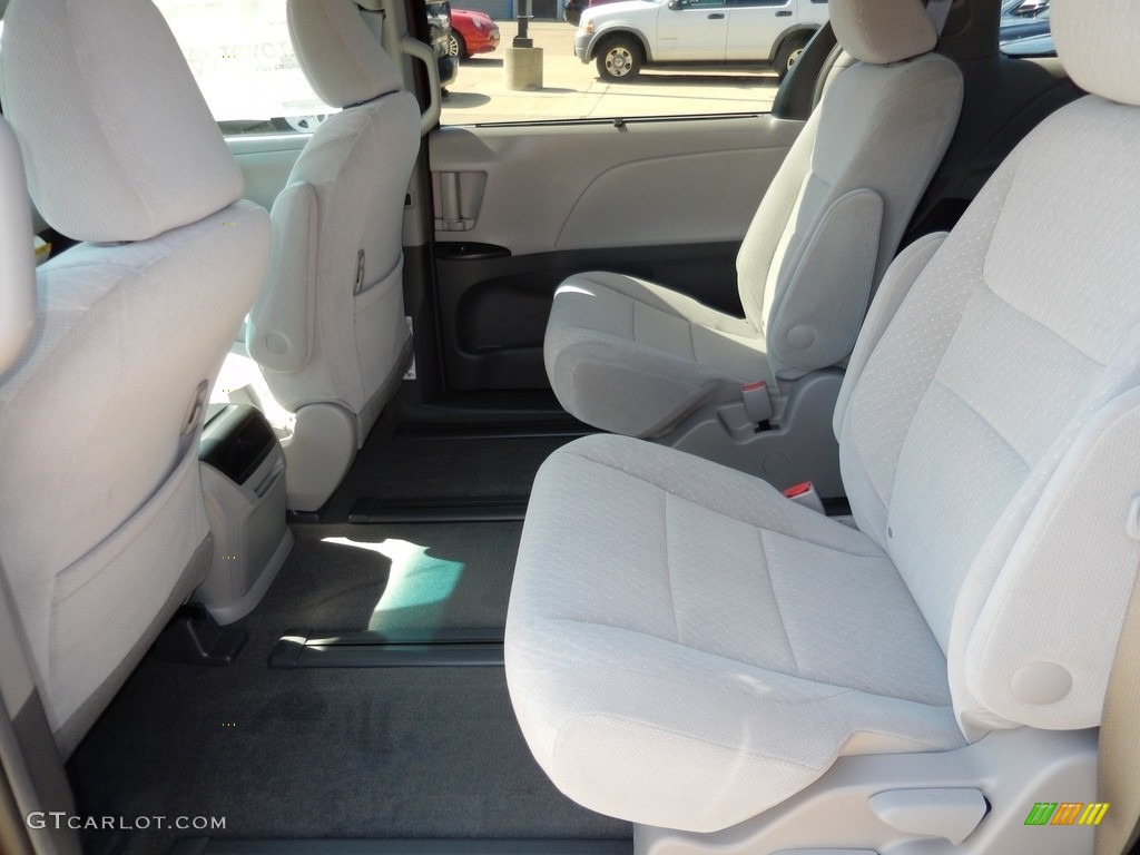2017 Toyota Sienna LE AWD Rear Seat Photo #115939764