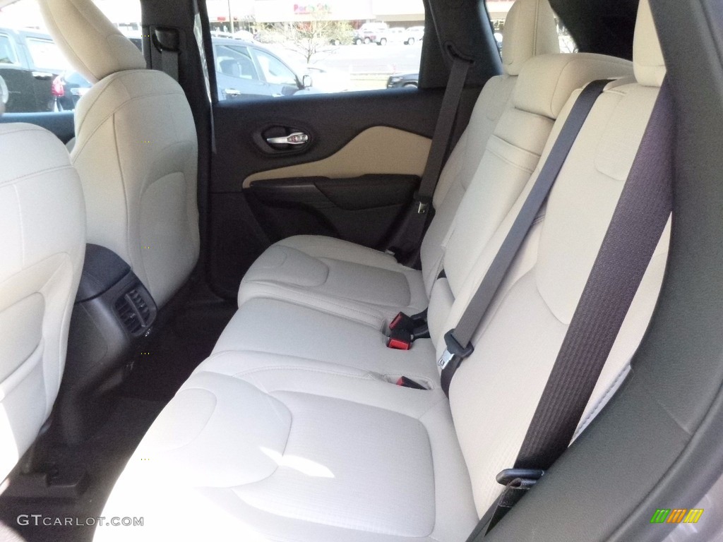 Black/Light Frost Beige Interior 2017 Jeep Cherokee Latitude 4x4 Photo #115942239