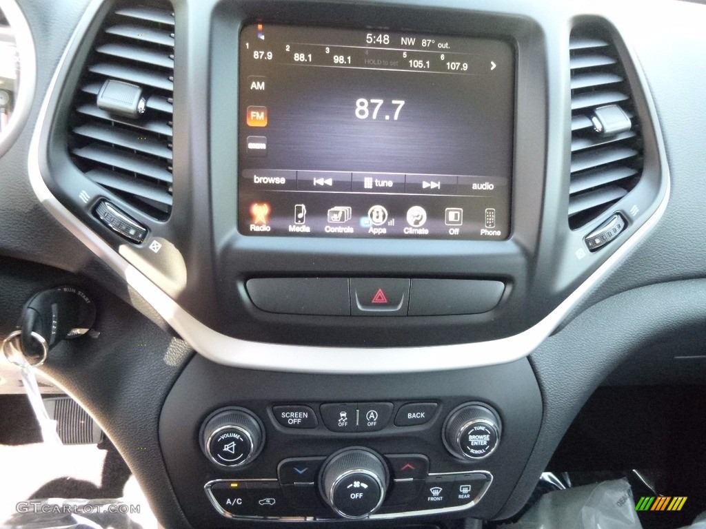 2017 Jeep Cherokee Latitude 4x4 Controls Photo #115942437