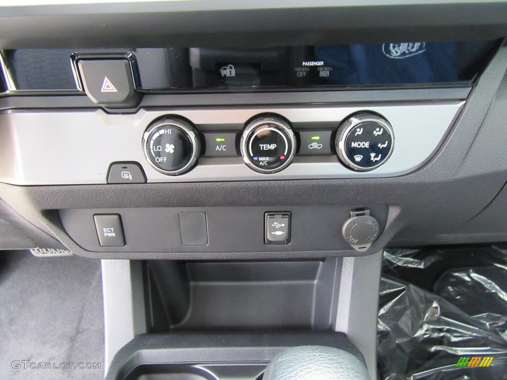 2017 Toyota Tacoma SR Access Cab Controls Photo #115942560