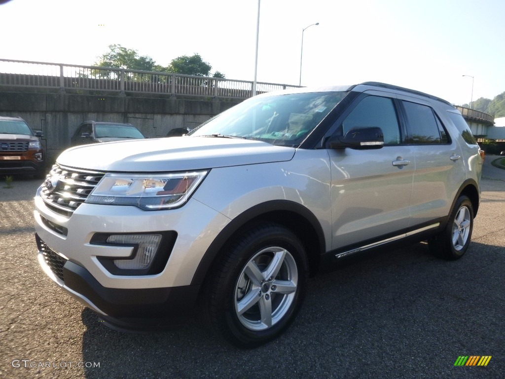 2017 Explorer XLT 4WD - Ingot Silver / Ebony Black photo #6