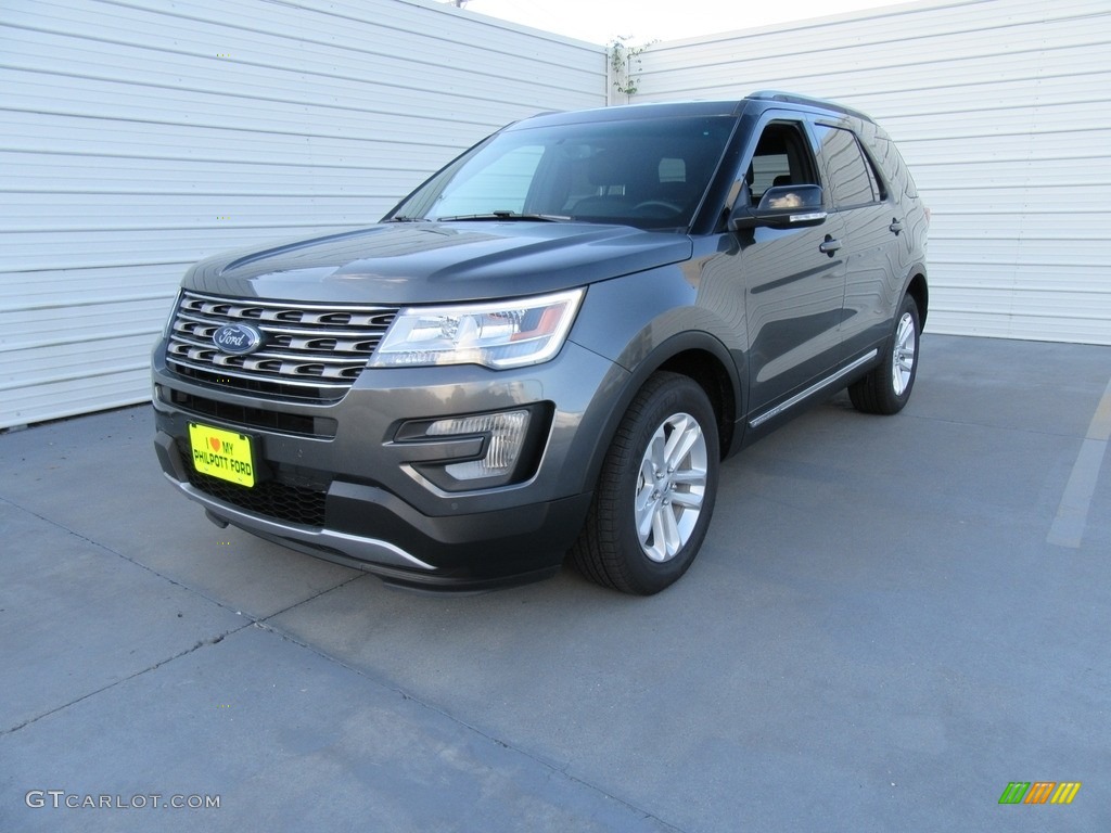 2017 Explorer XLT - Magnetic / Ebony Black photo #7