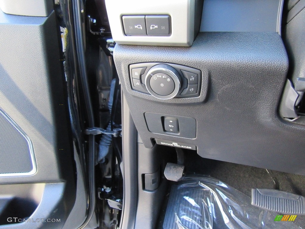 2017 Ford F250 Super Duty Lariat Crew Cab 4x4 Controls Photo #115944201