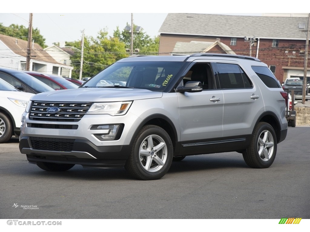 2017 Explorer XLT 4WD - Ingot Silver / Ebony Black photo #1