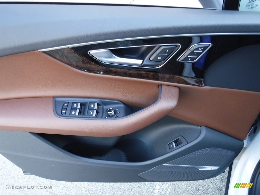2017 Audi Q7 3.0T quattro Premium Door Panel Photos