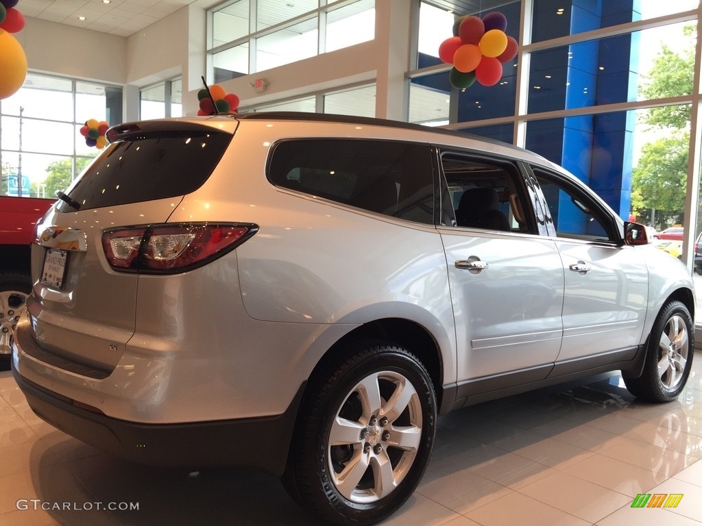 2017 Traverse LT AWD - Silver Ice Metallic / Ebony photo #4