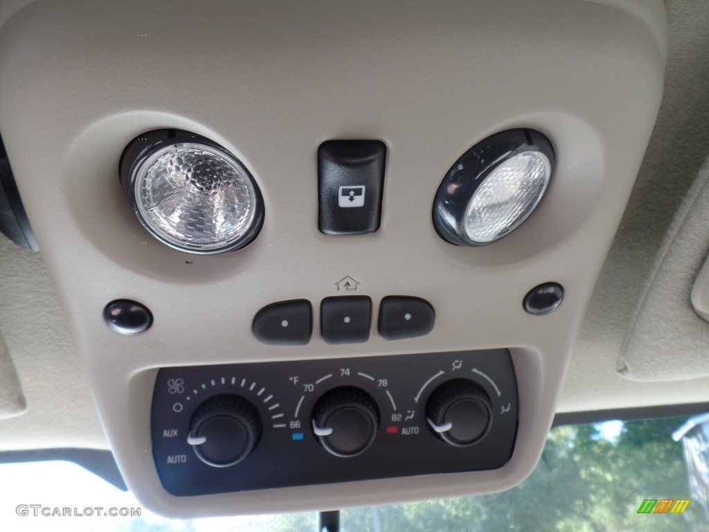 2005 Tahoe LT 4x4 - Sandstone Metallic / Tan/Neutral photo #36