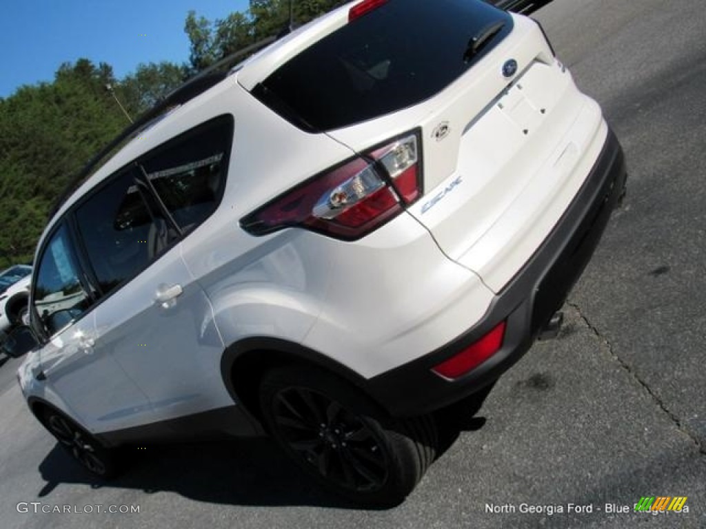 2017 Escape SE - White Platinum / Charcoal Black photo #32