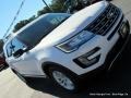 2017 White Platinum Ford Explorer XLT  photo #34