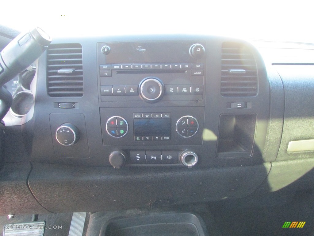 2013 Silverado 3500HD LT Crew Cab 4x4 - Victory Red / Ebony photo #16