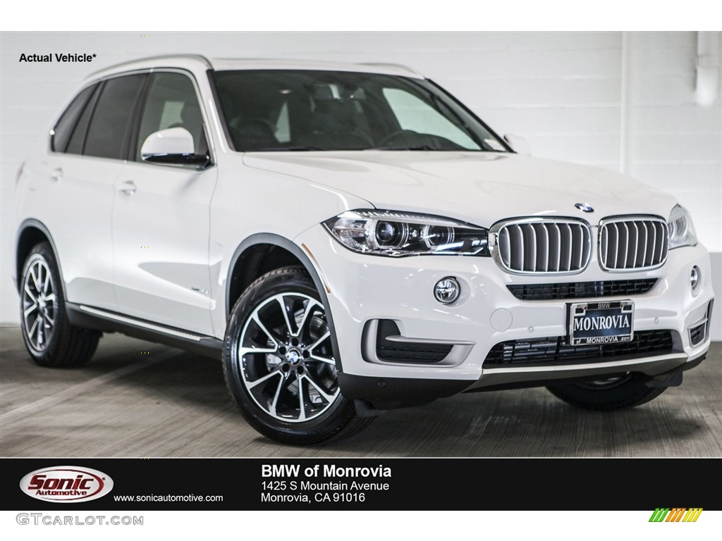 2017 X5 xDrive35i - Alpine White / Black photo #1