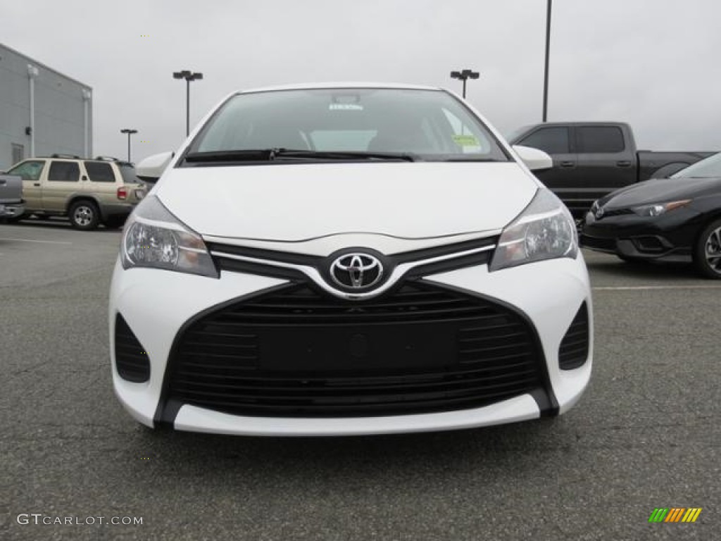 Barcelona Red Metallic 2017 Toyota Yaris 5-Door L Exterior Photo #115972705