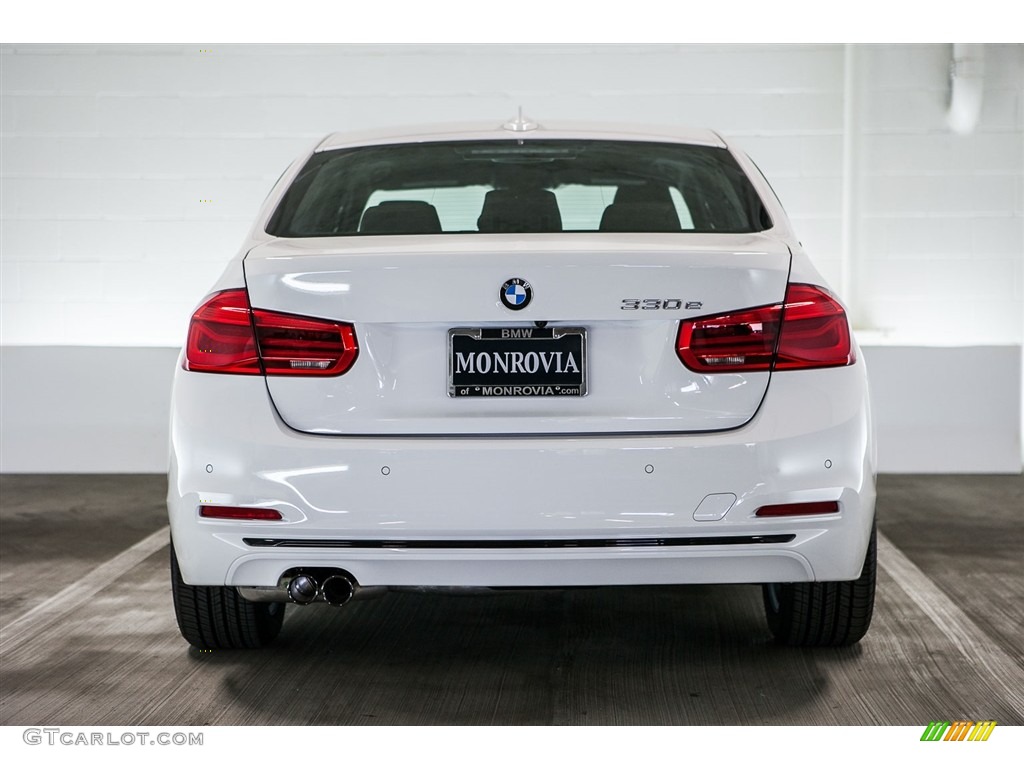 2017 3 Series 330e iPerfomance Sedan - Alpine White / Black photo #4