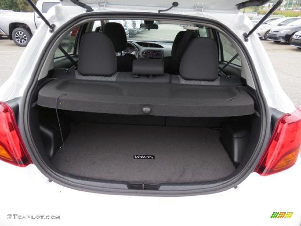 2017 Toyota Yaris 5-Door L Trunk Photo #115972912
