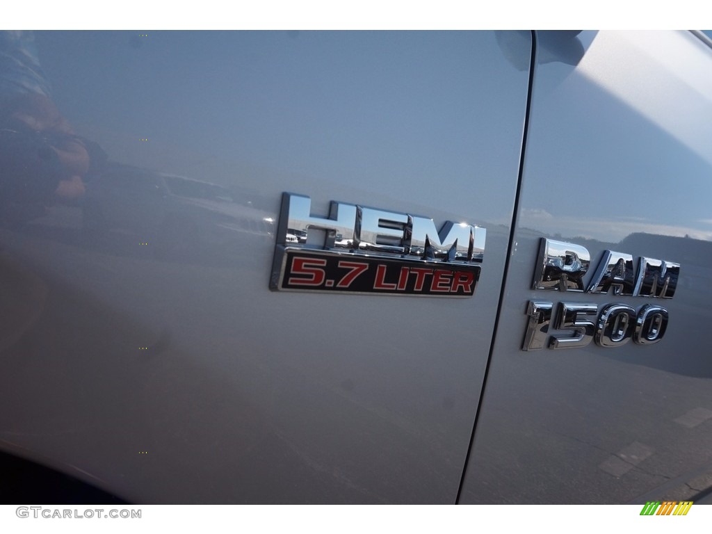 2017 1500 Big Horn Crew Cab - Bright Silver Metallic / Black/Diesel Gray photo #6