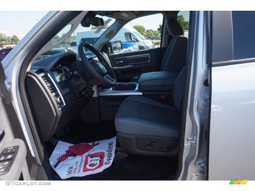 2017 1500 Big Horn Crew Cab - Bright Silver Metallic / Black/Diesel Gray photo #7